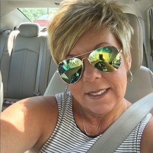 Meet your Posher, Joellen